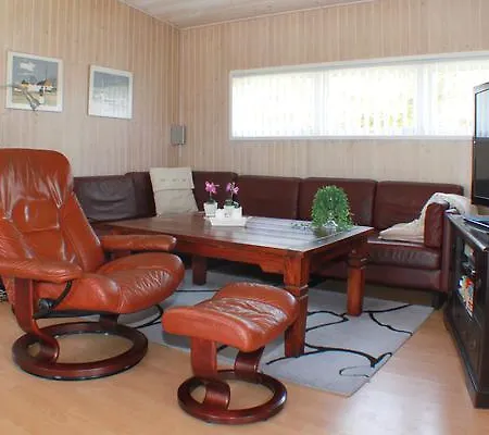 Four-bedroom Holiday In 50 Blåvand