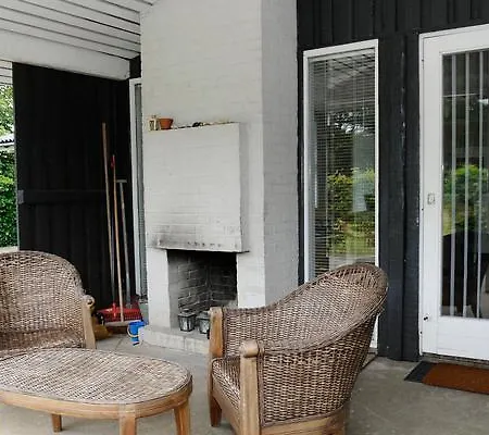 Four-bedroom Holiday In 50 *